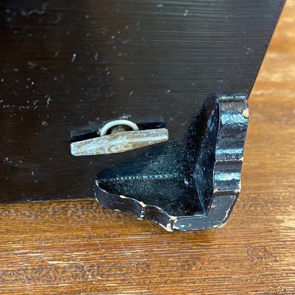 Black lacquer | made in Japan musical jewelry box with key - Picture 8 of 9